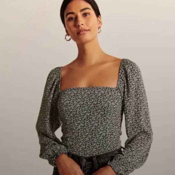 Abercrombie & Fitch Tops - Abercrombie & Fitch Floral Black and White Long Sleeve Blouse w/ a Square Neck